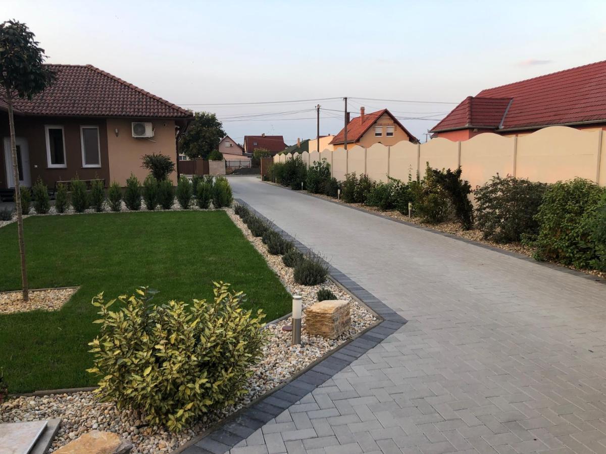 Rajczi Apartman Mohács Екстериор снимка